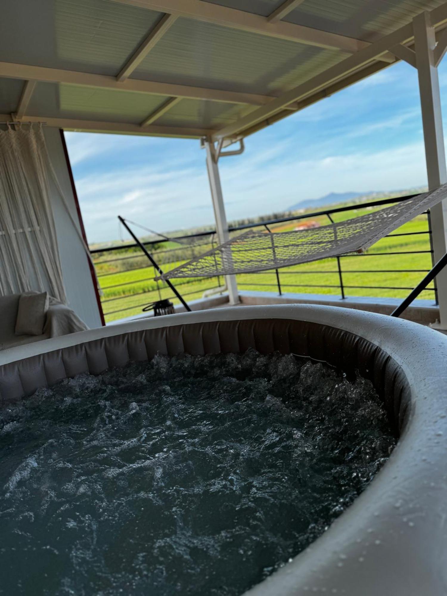 Luxury With Jacuzzi